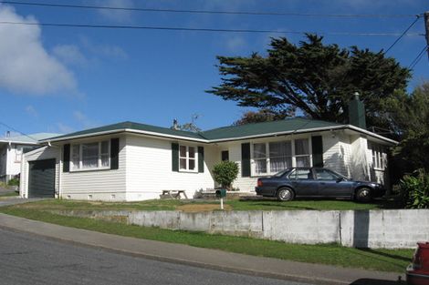 Photo of property in 53 Kenmore Street, Newlands, Wellington, 6037