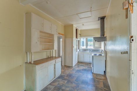 Photo of property in 107 Amohia Street, Paraparaumu, 5032