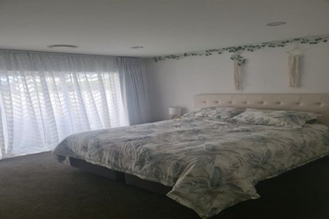 Photo of property in 20 Papa Orchard Drive, Kumeu, 0810