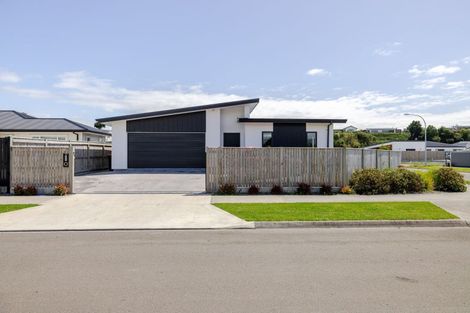 Photo of property in 77 Freedom Drive, Kelvin Grove, Palmerston North, 4414