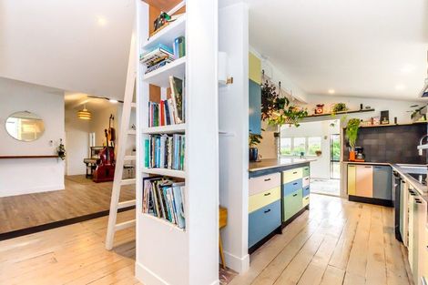 Photo of property in 577 Waikawa Beach Road, Waikawa Beach, Levin, 5573