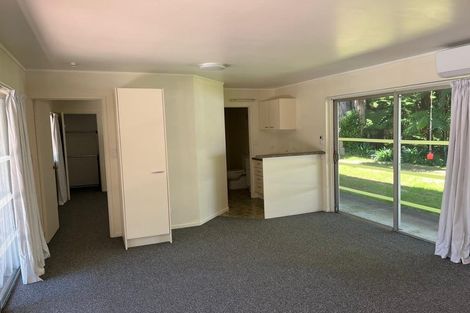 Photo of property in 27 Walpole Avenue, Hillpark, Auckland, 2102