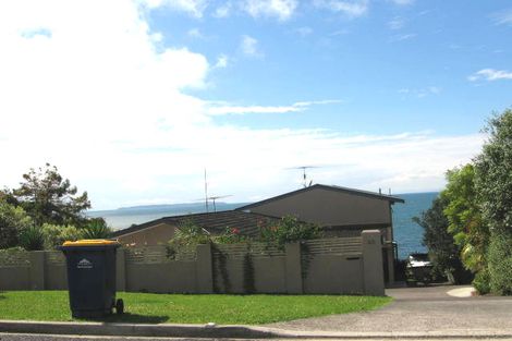 Photo of property in 2/48 Sharon Road, Waiake, Auckland, 0630