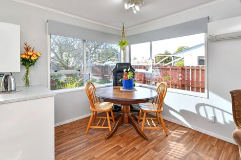 Photo of property in 14 Seaward Place, Wattle Downs, Auckland, 2103