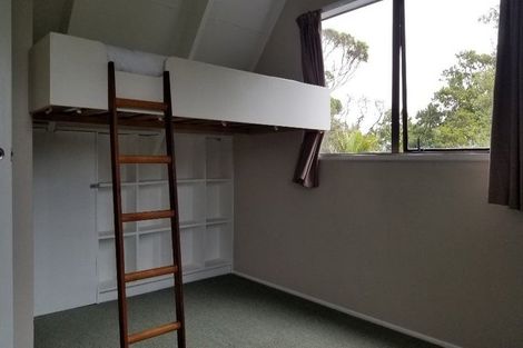 Photo of property in 48 Turanga Road, Henderson Valley, Auckland, 0612