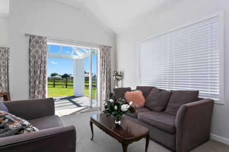 Photo of property in 1 Kotare Grove, Cambridge, 3434