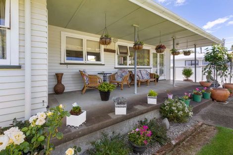 Photo of property in 16 Ongo Road, Hunterville, 4730