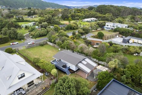 Photo of property in 50 Paetawa Road, Peka Peka, Waikanae, 5391