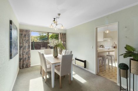 Photo of property in 27 Waddington Drive, Naenae, Lower Hutt, 5011