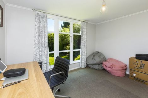 Photo of property in 32 Heretaunga Square, Silverstream, Upper Hutt, 5019