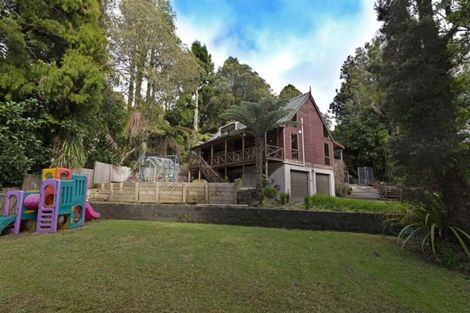 Photo of property in 566 Scenic Drive, Waiatarua, Auckland, 0612