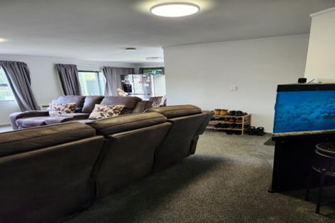 Photo of property in 17 Jasmine Grove, Maungaraki, Lower Hutt, 5010