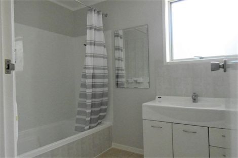 Photo of property in 2/65 Alexander Avenue, Torbay, Auckland, 0630