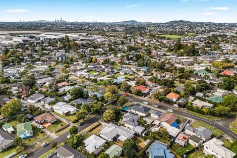 Photo of property in 6 Esmeralda Avenue, Avondale, Auckland, 1026