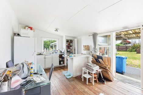 Photo of property in 16 Egmont Street, Castlecliff, Whanganui, 4501