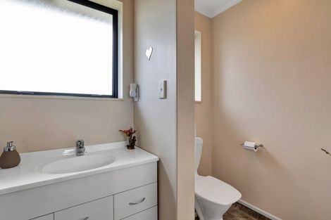 Photo of property in 10 Curtis Street, Stratford, 4332