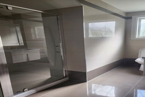 Photo of property in 186 Boord Crescent, Kumeu, 0891