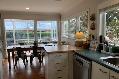 Photo of property in 12 Sunny Glen, Waikanae, 5036