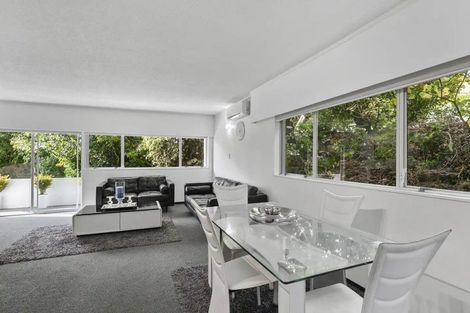 Photo of property in Standen Court, 1/90 Karori Road, Karori, Wellington, 6012