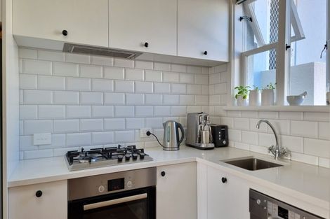 Photo of property in 3/64 Victoria Road, Devonport, Auckland, 0624