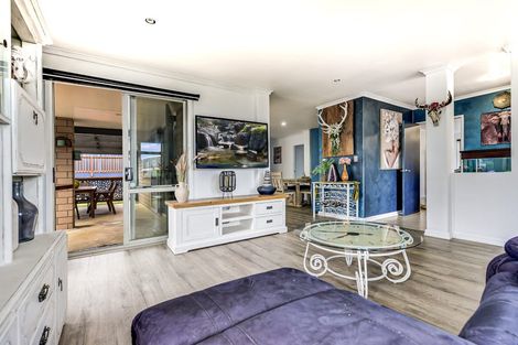 Photo of property in 11 Te Ironui Place, Huntington, Hamilton, 3210