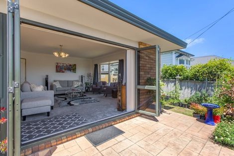 Photo of property in 1/18 Karamu Street, Te Atatu Peninsula, Auckland, 0610