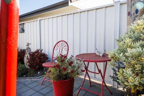 Photo of property in 12 Lancewood Lane, Roslyn, Palmerston North, 4414