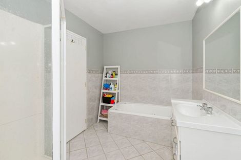 Photo of property in 138a Old Wairoa Road, Papakura, 2110