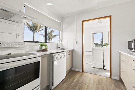 Photo of property in 19 Highland Park Drive, Highland Park, Auckland, 2010