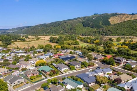 Photo of property in 3 Parera Grove, Heretaunga, Upper Hutt, 5018