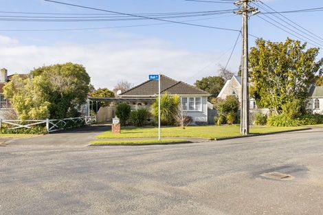 Photo of property in 15 Bull Street, Bulls, 4818