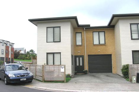 Photo of property in 63 Barnea Circle, Glen Eden, Auckland, 0602