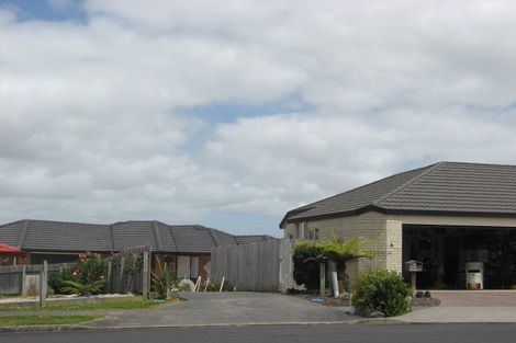 Photo of property in 12 Eloise Place, Clendon Park, Auckland, 2103