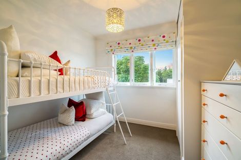 Photo of property in 32 Le Roy Terrace, Birkenhead, Auckland, 0626