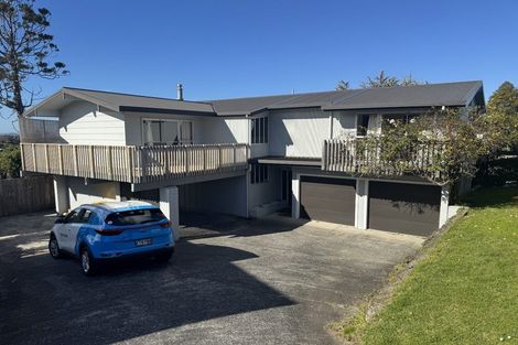 Photo of property in 23 Chatswood Grove, Chatswood, Auckland, 0626
