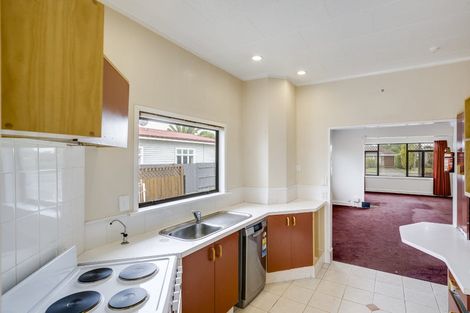 Photo of property in 32 Auckland Road, Greenmeadows, Napier, 4112