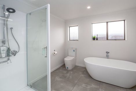 Photo of property in 14 Fisher Place, Carterton, 5713