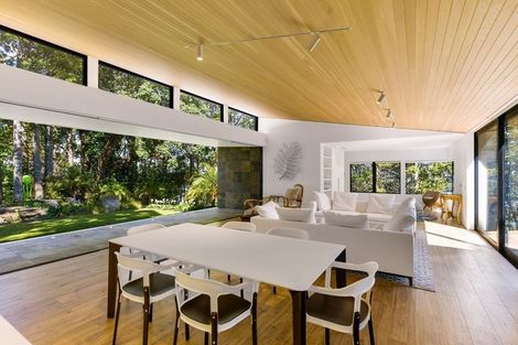 Photo of property in 34 Arapito Road, Titirangi, Auckland, 0604