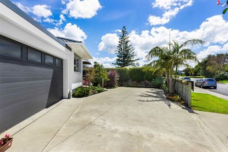 Photo of property in 4 Hatton Road, Orewa, 0931