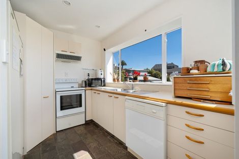 Photo of property in 2 Iles Lane, Cashmere, Christchurch, 8022