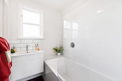 Photo of property in 5 Goldsmith Crescent, Levin, 5510