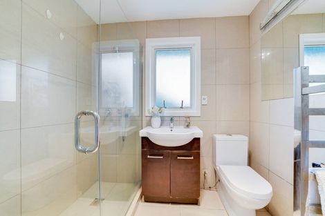 Photo of property in 26 Miller Road, Mangere Bridge, Auckland, 2022