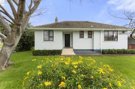 Photo of property in 11 Montrose Place, Takaro, Palmerston North, 4412