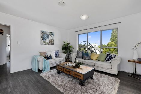 Photo of property in 2/22 Peach Road, Glenfield, Auckland, 0629