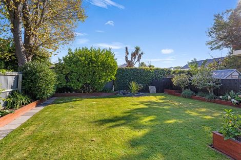 Photo of property in 35 Cleveland Street, Edgeware, Christchurch, 8013