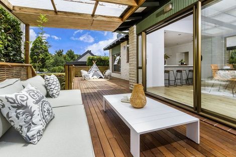 Photo of property in 18 Mappin Place, Chatswood, Auckland, 0626