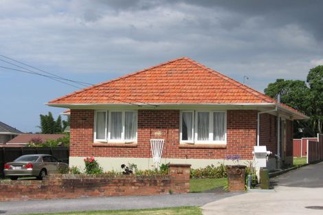 Photo of property in 118 Taylor Street, Blockhouse Bay, Auckland, 0600