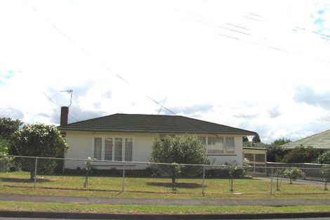 Photo of property in 1/3 Boler Place, New Lynn, Auckland, 0600