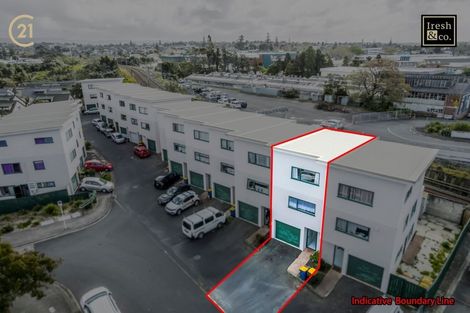 Photo of property in 2/1 Briar Way, New Lynn, Auckland, 0600