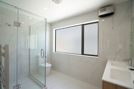 Photo of property in 16d Dianthus Place, Browns Bay, Auckland, 0630